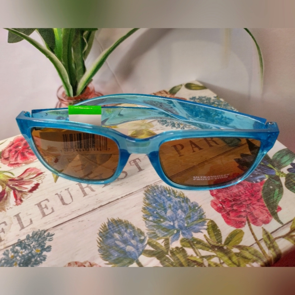 Women's Light Blue Sunglasses - Picture 6 of 8